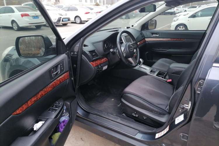 Used Subaru Outback 2010 2.5i Luxury Edition Driver Seat