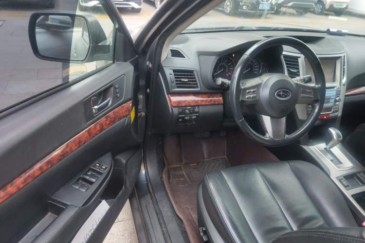 Used Subaru Outback 2010 2.5i Luxury Edition Driver Seat