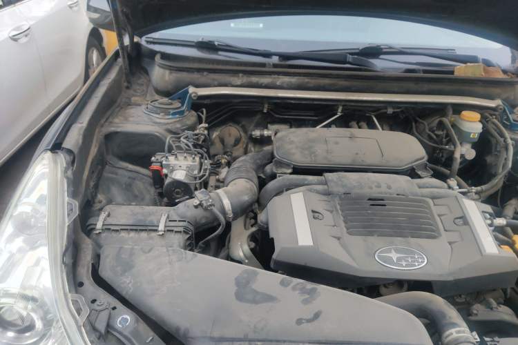 Used Subaru Outback 2010 2.5i Luxury Edition Engine Bay Right