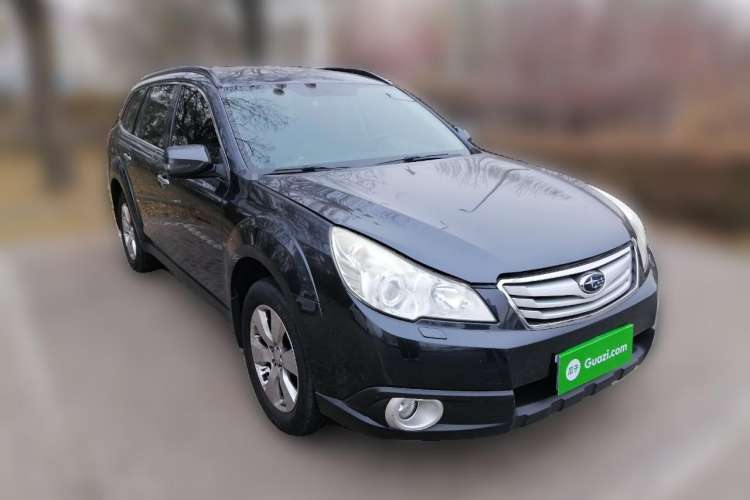 Used Subaru Outback 2010 2.5i Luxury Edition Front Right 45 Deg