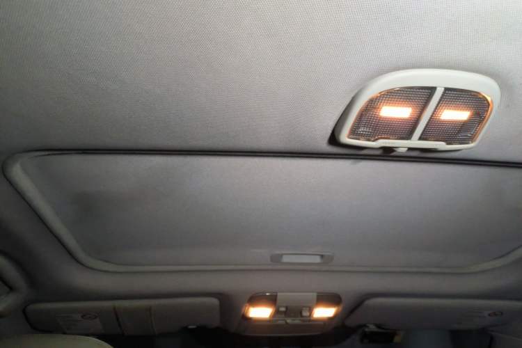 Used Subaru Outback 2010 2.5i Luxury Edition Headliner