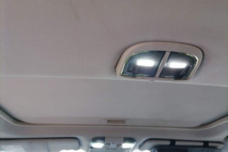 Used Subaru Outback 2010 2.5i Luxury Edition Headliner