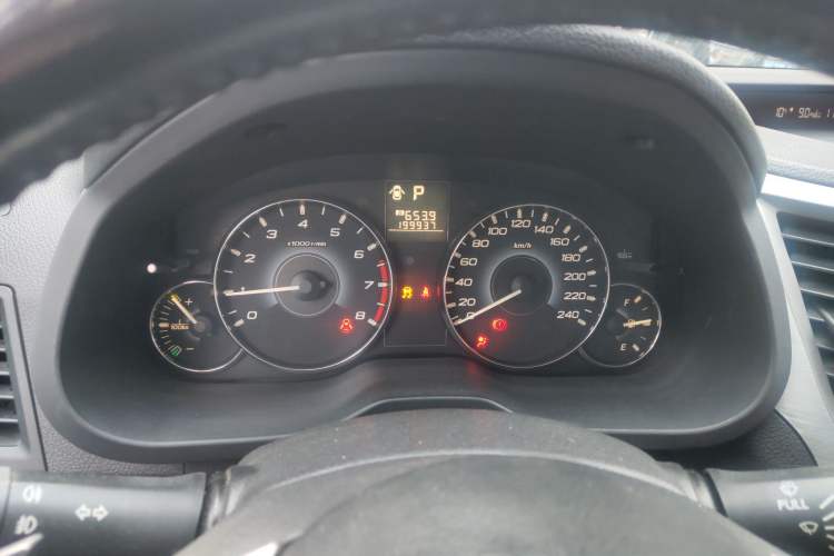 Used Subaru Outback 2010 2.5i Luxury Edition Instrument Cluster