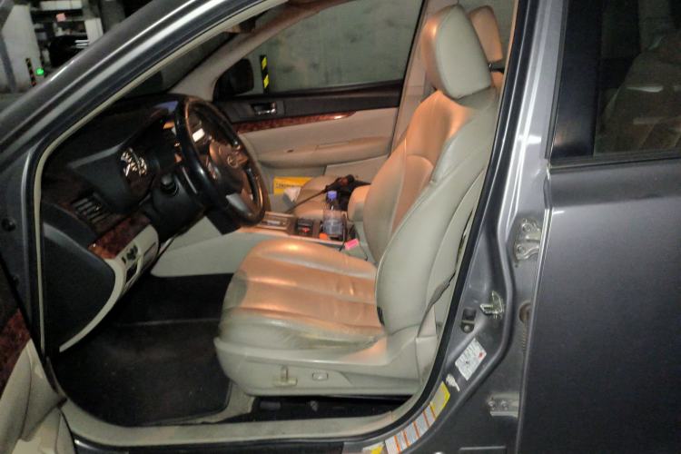 Used Subaru Outback 2010 2.5i Luxury Edition Left Front Seat