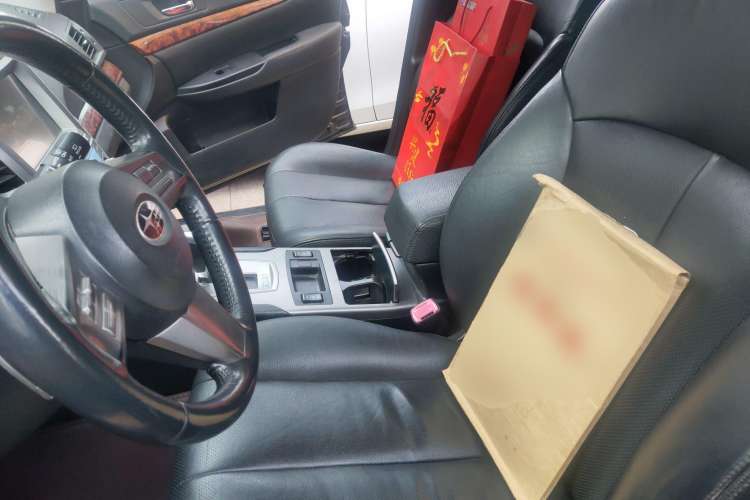 Used Subaru Outback 2010 2.5i Luxury Edition Left Front Seat