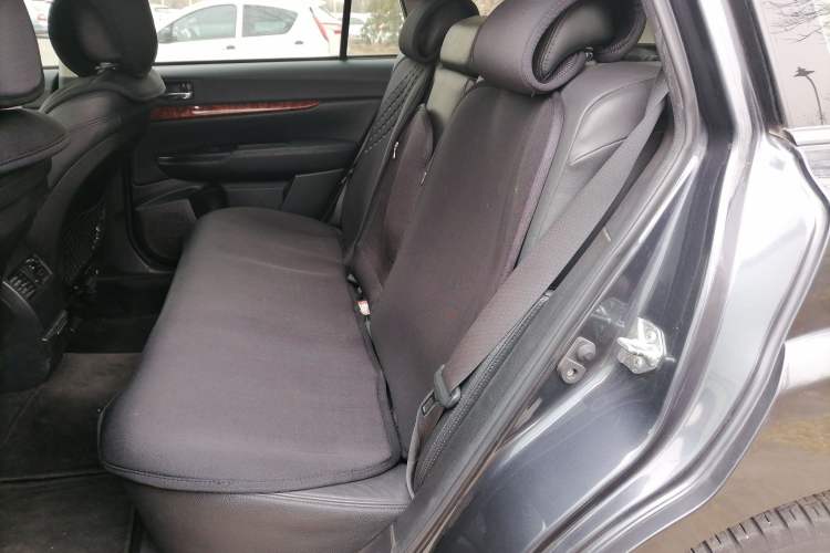 Used Subaru Outback 2010 2.5i Luxury Edition Left Rear Seat