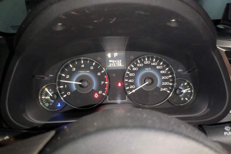 Used Subaru Outback 2010 2.5i Luxury Edition Odometer Close Up