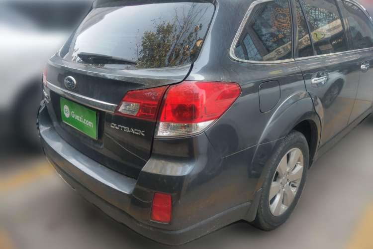 Used Subaru Outback 2010 2.5i Luxury Edition Rear Right 45 Deg