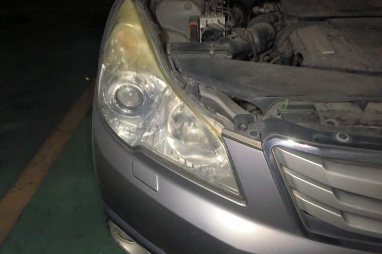 Used Subaru Outback 2010 2.5i Luxury Edition Right Front Headlight