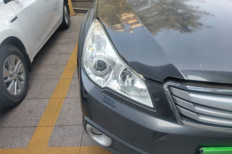 Used Subaru Outback 2010 2.5i Luxury Edition Right Front Headlight