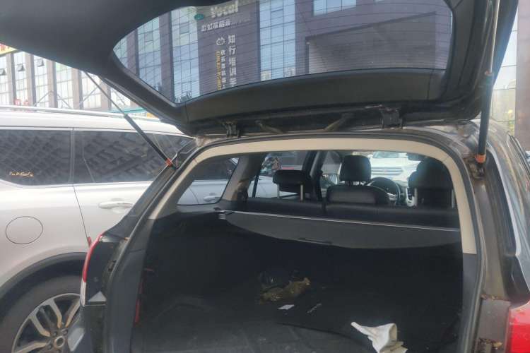 Used Subaru Outback 2010 2.5i Luxury Edition Trunk