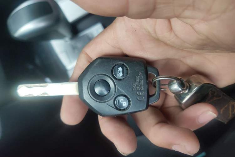 Used Subaru Outback 2010 2.5i Luxury Edition Vehicle Key