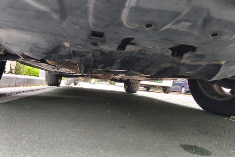 Used Subaru Outback 2010 2.5i Luxury Edition Chassis Front