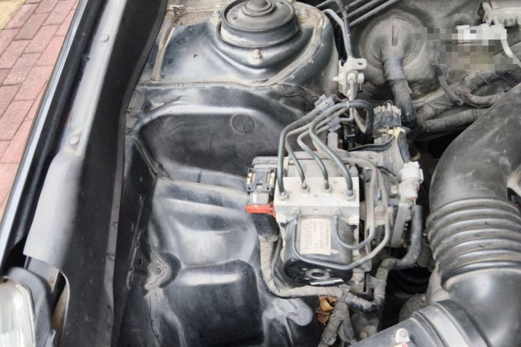 Used Subaru Outback 2010 2.5i Luxury Edition Engine Bay Right