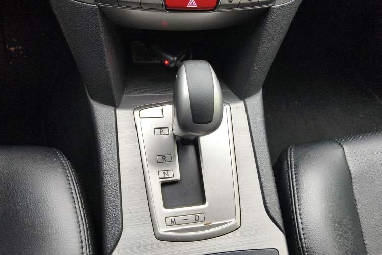 Used Subaru Outback 2010 2.5i Luxury Edition Gear Lever