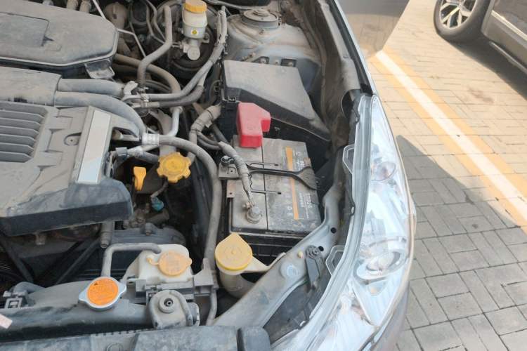 Used Subaru Outback 2010 2.5i Luxury Edition Engine Bay Left