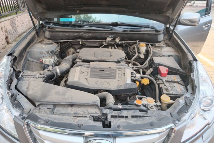 Used Subaru Outback 2010 2.5i Luxury Edition Engine Bay