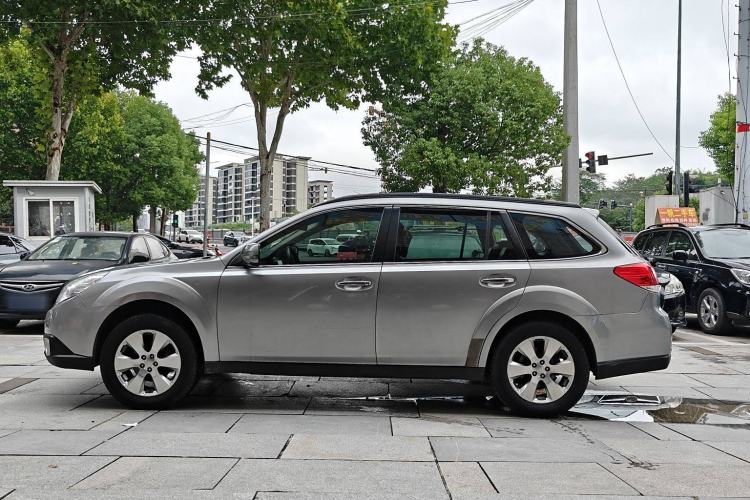 Used Subaru Outback 2010 2.5i Luxury Edition Exterior 3