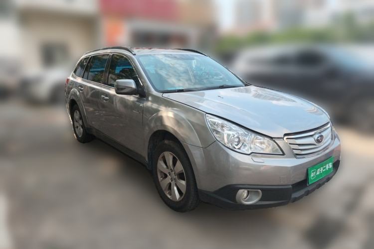 Used Subaru Outback 2010 2.5i Luxury Edition Front Right 45 Deg
