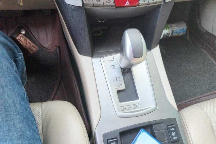 Used Subaru Outback 2010 2.5i Luxury Edition Gear Lever