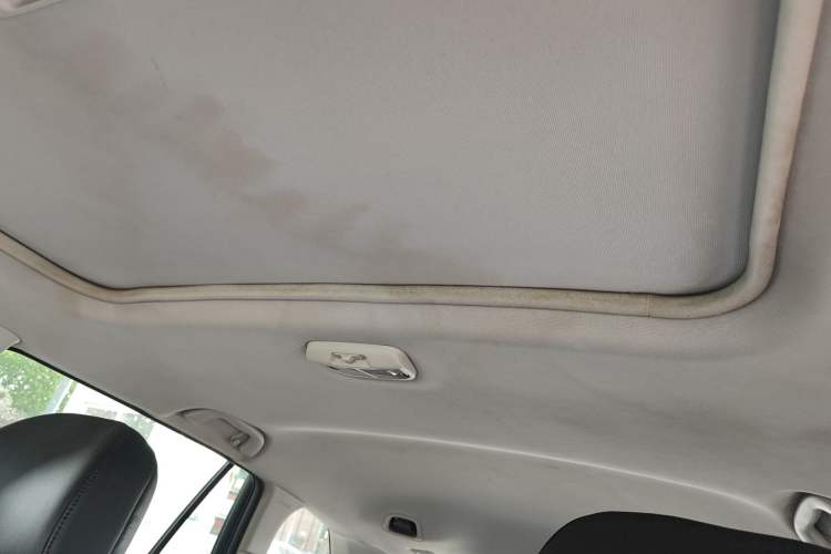 Used Subaru Outback 2010 2.5i Luxury Edition Headliner