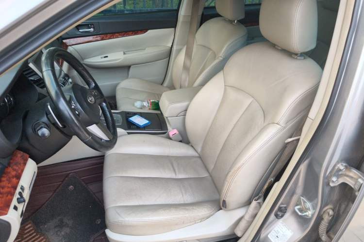 Used Subaru Outback 2010 2.5i Luxury Edition Left Front Seat
