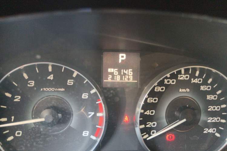 Used Subaru Outback 2010 2.5i Luxury Edition Odometer Close Up