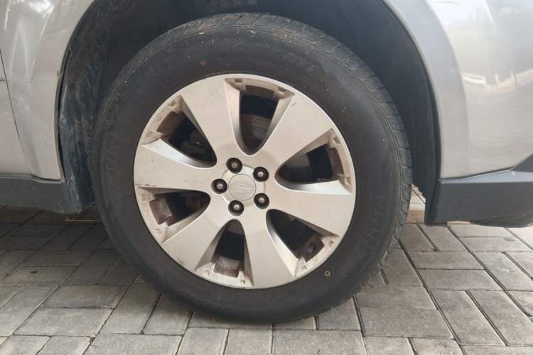 Used Subaru Outback 2010 2.5i Luxury Edition Right Front Wheel Hub