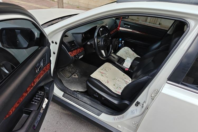 Used Subaru Outback 2010 2.5i Luxury Edition Driver Seat