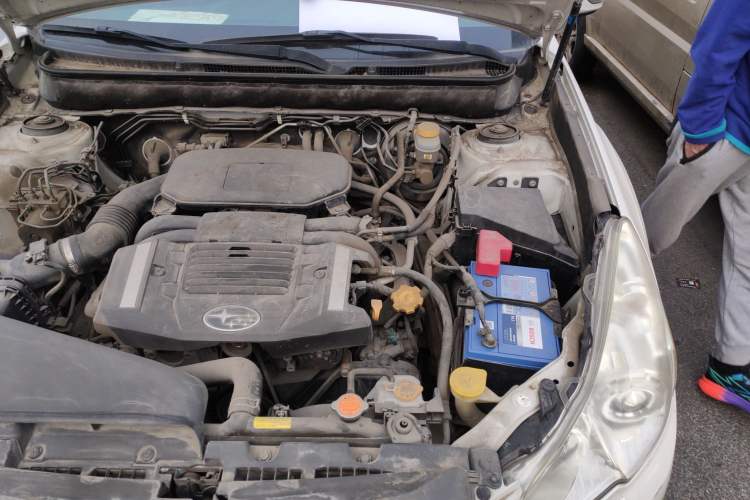 Used Subaru Outback 2010 2.5i Luxury Edition Engine Bay Left
