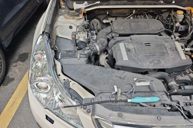 Used Subaru Outback 2010 2.5i Luxury Navigation Edition Engine Bay Right