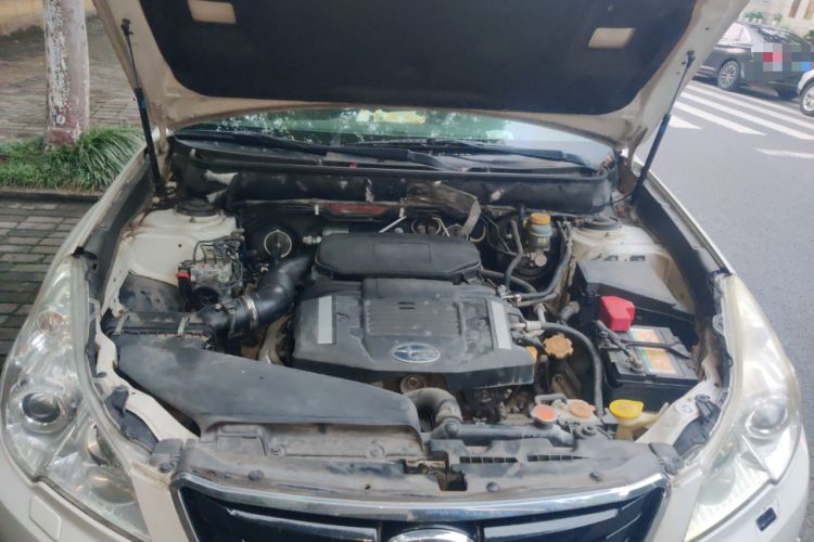 Used Subaru Outback 2010 2.5i Luxury Edition Engine Bay