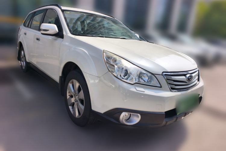 Used Subaru Outback 2010 2.5i Luxury Edition Front Right 45 Deg