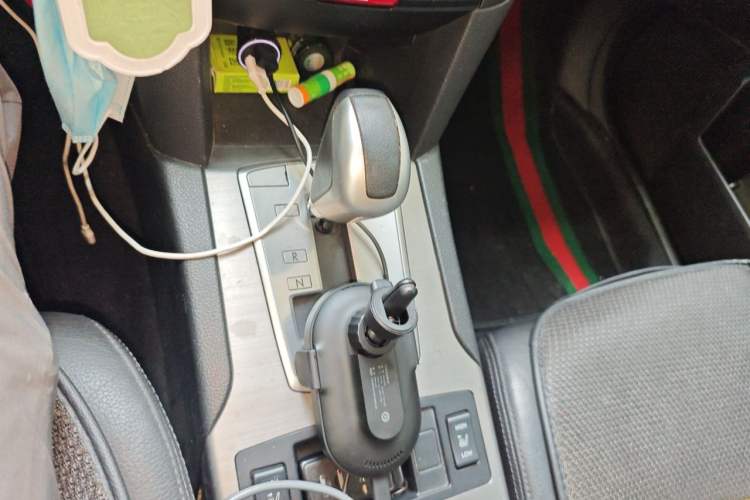 Used Subaru Outback 2010 2.5i Luxury Navigation Edition Gear Lever