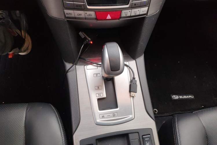 Used Subaru Outback 2010 2.5i Luxury Edition Gear Lever