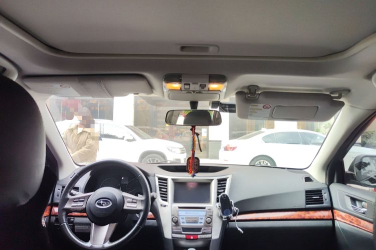 Used Subaru Outback 2010 2.5i Luxury Edition Headliner