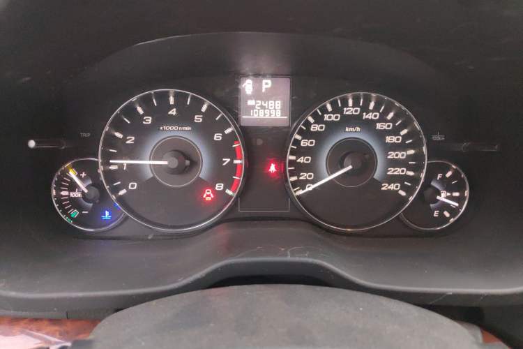 Used Subaru Outback 2010 2.5i Luxury Edition Instrument Cluster