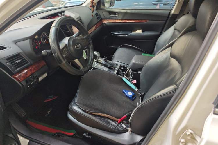 Used Subaru Outback 2010 2.5i Luxury Navigation Edition Left Front Seat