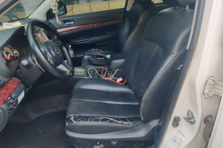 Used Subaru Outback 2010 2.5i Luxury Edition Left Front Seat