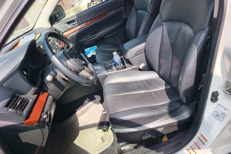 Used Subaru Outback 2010 2.5i Luxury Edition Left Front Seat