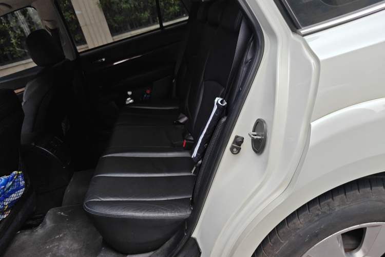 Used Subaru Outback 2010 2.5i Luxury Edition Left Rear Seat