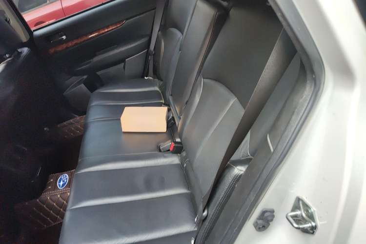 Used Subaru Outback 2010 2.5i Luxury Edition Left Rear Seat