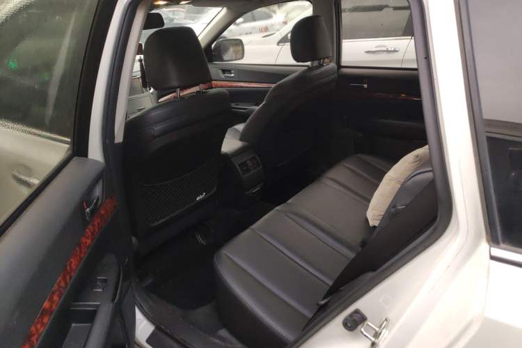 Used Subaru Outback 2010 2.5i Luxury Edition Left Rear Seat
