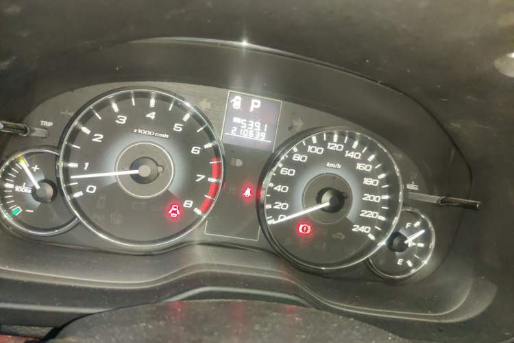 Used Subaru Outback 2010 2.5i Luxury Edition Odometer Close Up