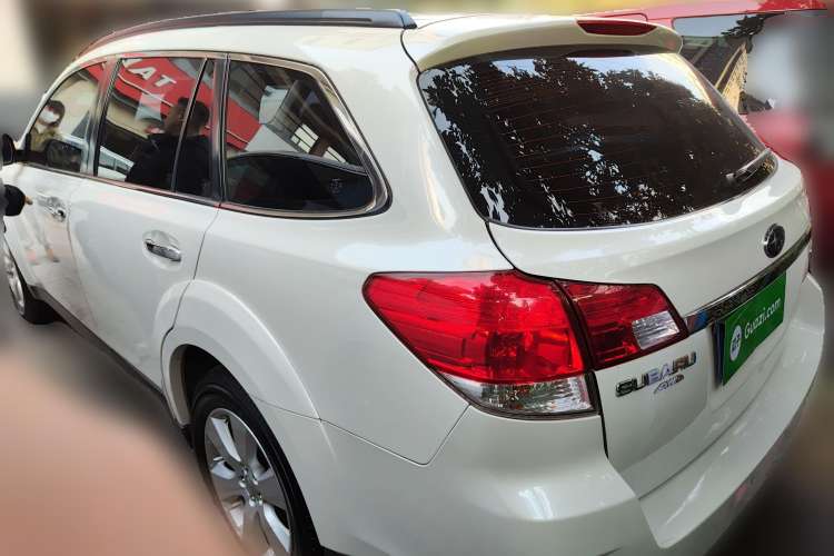 Used Subaru Outback 2010 2.5i Luxury Edition Rear Left 45 Deg