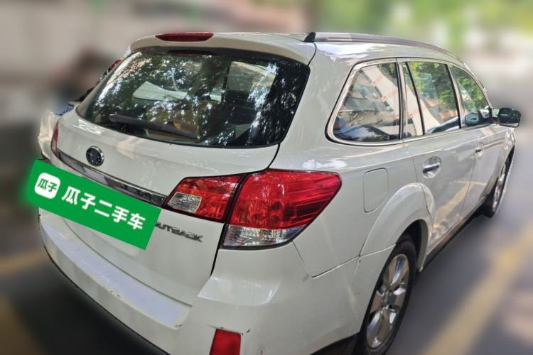 Used Subaru Outback 2010 2.5i Luxury Navigation Edition Rear Right 45 Deg