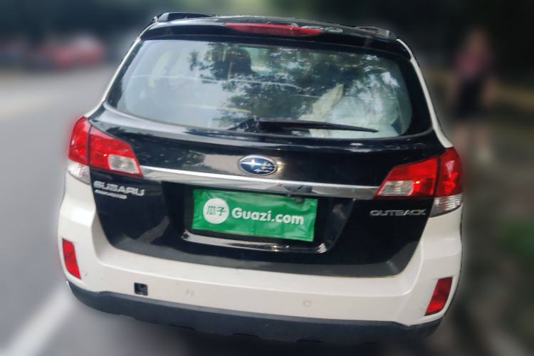 Used Subaru Outback 2010 2.5i Luxury Edition Rear