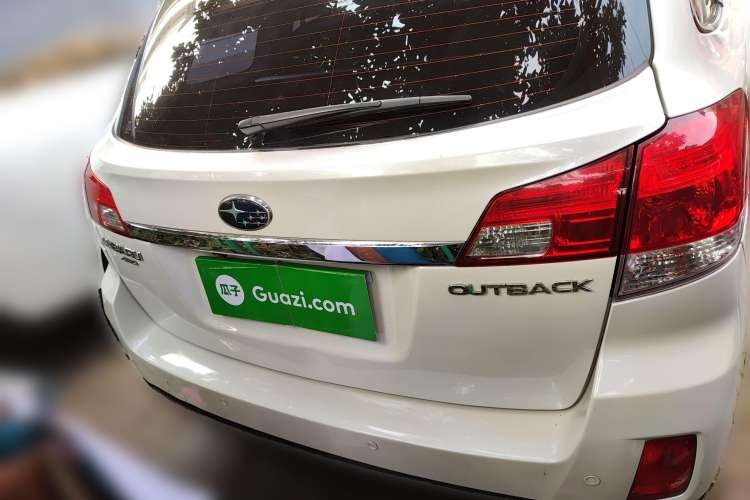 Used Subaru Outback 2010 2.5i Luxury Edition Rear