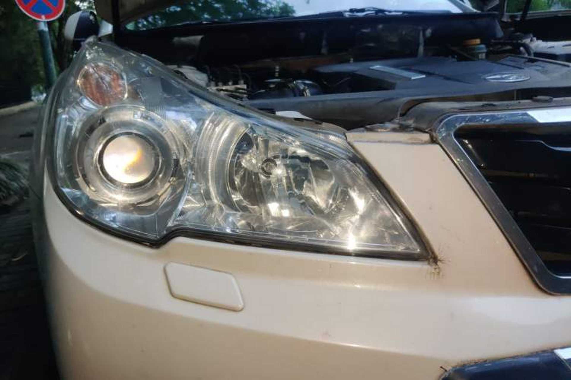 Used Subaru Outback 2010 2.5i Luxury Edition Right Front Headlight