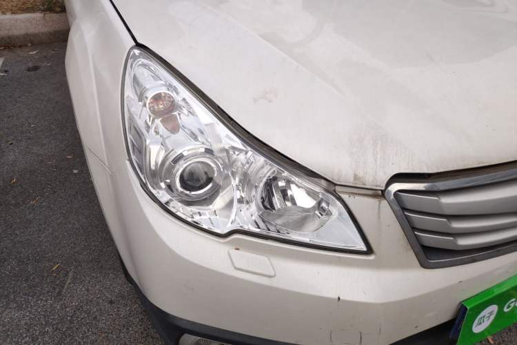 Used Subaru Outback 2010 2.5i Luxury Edition Right Front Headlight